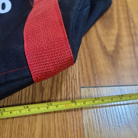 Vintage NBA Chicago Bulls Duffel Bag - Picture 10 of 10